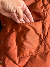 Load image into Gallery viewer, Frost line Vintage Puffer
