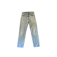 Load image into Gallery viewer, &quot;Juju&quot; Vintage Levi&#39;s Made in USA
