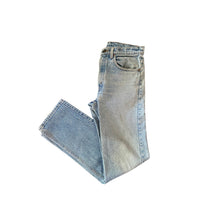 Load image into Gallery viewer, &quot;Juju&quot; Vintage Levi&#39;s Made in USA
