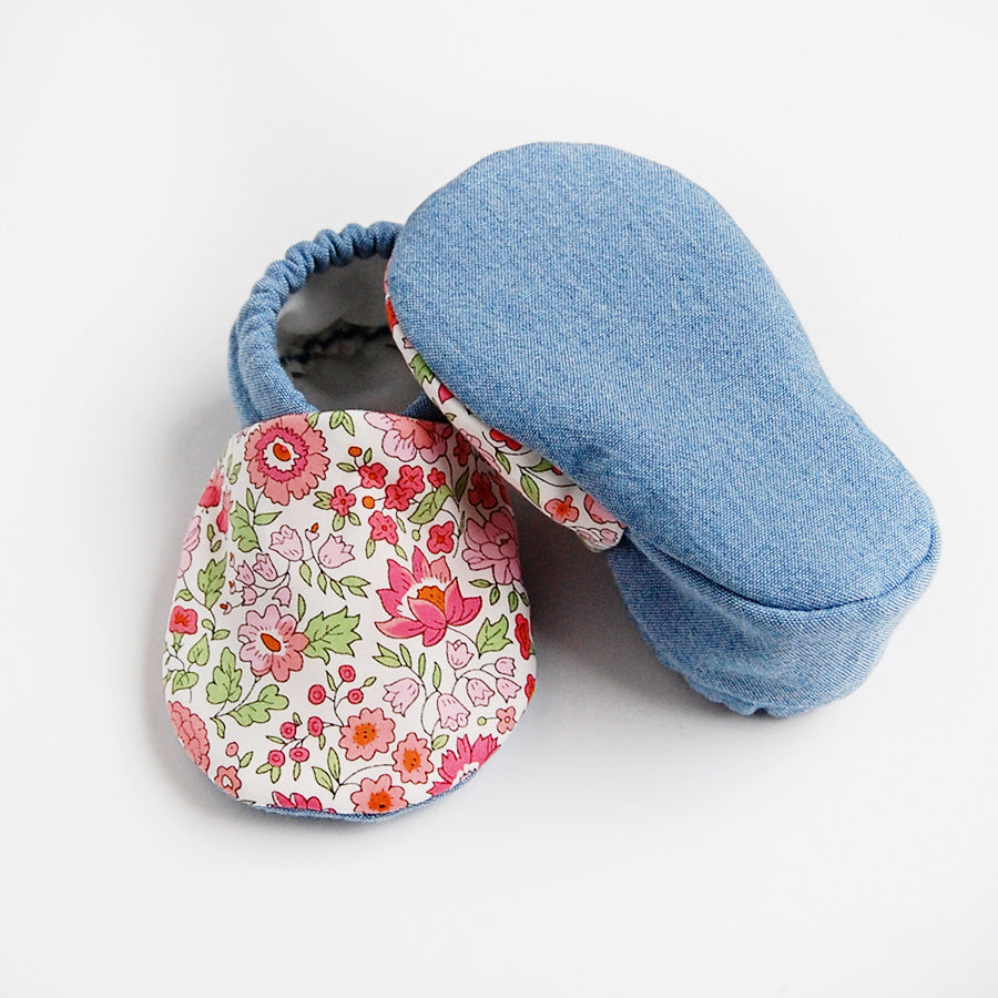"Poppy" baby booties