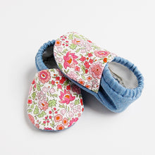 Load image into Gallery viewer, &quot;Poppy&quot; baby booties
