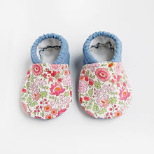 Load image into Gallery viewer, &quot;Poppy&quot; baby booties

