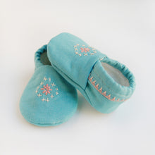 Load image into Gallery viewer, &quot;Edith&quot; baby booties
