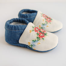 Load image into Gallery viewer, &quot;Olivia&quot; baby booties
