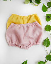 Load image into Gallery viewer, best baby gift, baby bloomers from Sunny and Cheer
