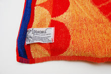 Load image into Gallery viewer, &quot;Shell Yeah!&quot; vintage beach towel
