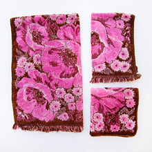 Load image into Gallery viewer, &quot;Pink Poppies&quot; vintage towel set
