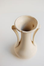 Load image into Gallery viewer, USA Vintage Pottery
