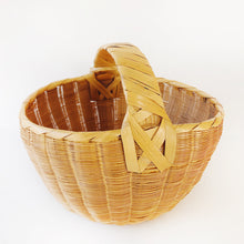 Load image into Gallery viewer, Vintage Market Basket

