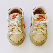 Load image into Gallery viewer, &#39;83 Vintage Nike Tyro Baby Sneakers
