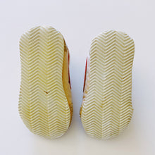 Load image into Gallery viewer, &#39;83 Vintage Nike Tyro Baby Sneakers

