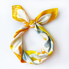 Load image into Gallery viewer, &quot;Sunny&quot; vintage Vera scarf
