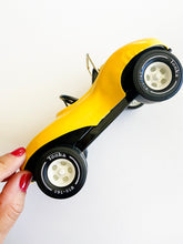 Load image into Gallery viewer, Vintage Tonka Fun Buggy
