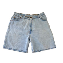 Load image into Gallery viewer, &quot;Maggie&quot; Orange Tab Levi&#39;s Shorts
