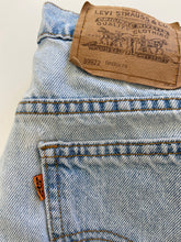 Load image into Gallery viewer, &quot;Maggie&quot; Orange Tab Levi&#39;s Shorts
